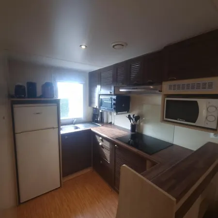 Mobil-home Proche De La