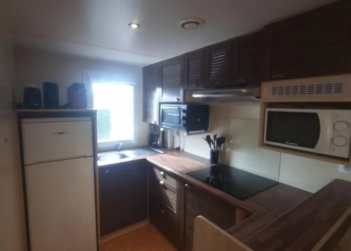 Mobil-home Proche De La