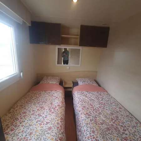 Campsite Mobil-home Proche De La *