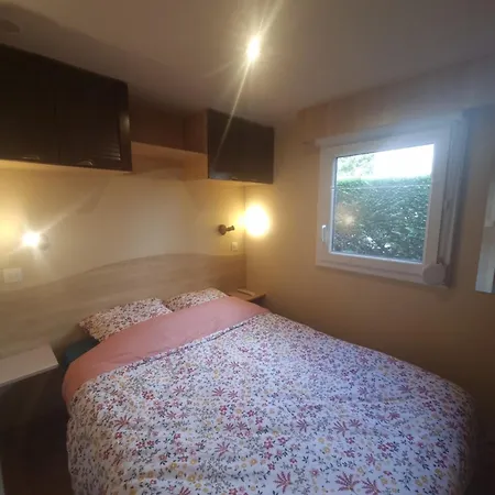 Mobil-home Proche De La *