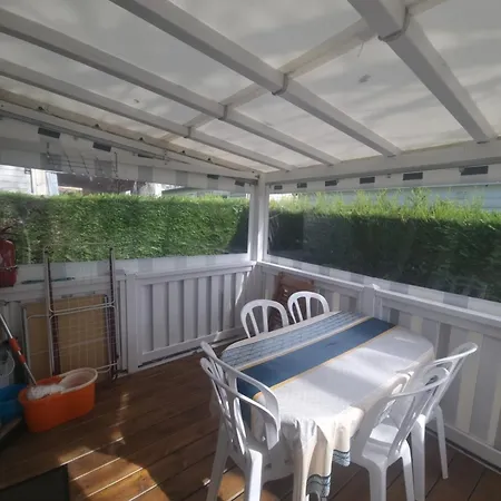 Mobil-home Proche De La