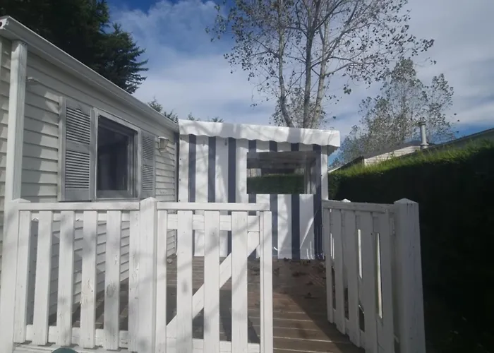 Campsite Mobil-home Proche De La *